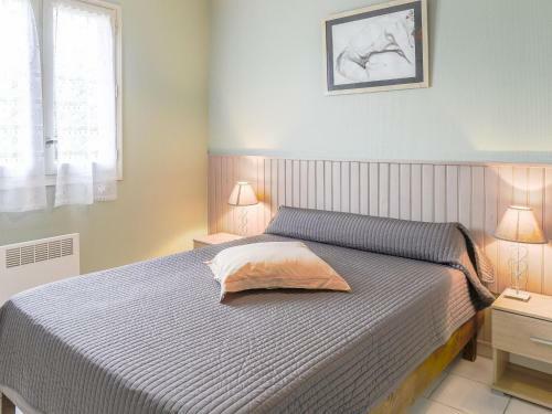 Lovely Holiday Home In Thonac With Swimming Pool