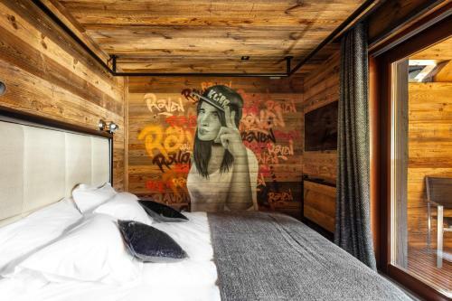 Chalet Carte Blanche Raven