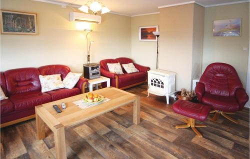 Holiday Home Hatlestrand Hatlestrandsvegen V