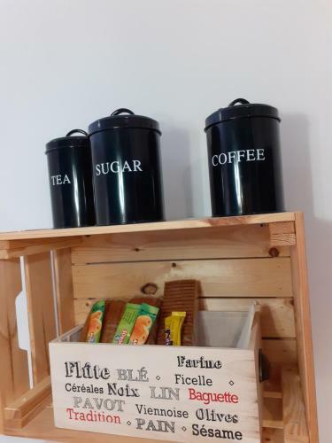 Apartamento To� Location Studio L�o Wifi Fibre Proche Centre