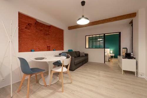 Apt Lombard Daurade Capitole