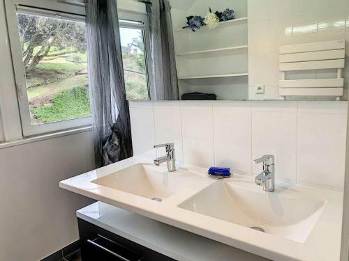 Maison Tr�beurden, 5 Pi�ces, 8 Personnes - Fr-1-542-25