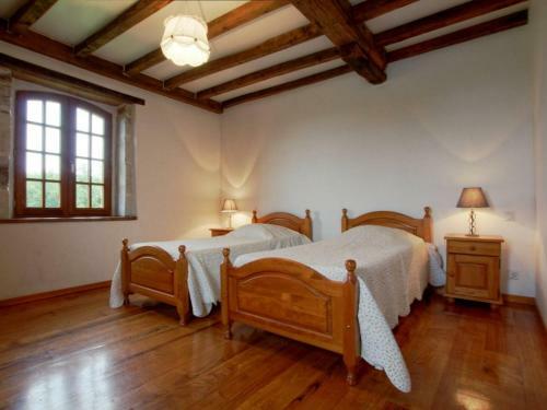 G�te Urt, 5 Pi�ces, 8 Personnes - Fr-1-384-403