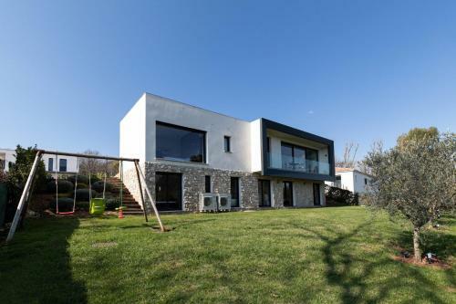 Luxury Villa In Valbonne With Pool And Garden