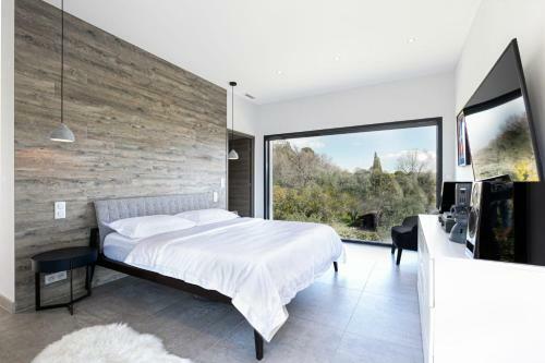 Luxury Villa In Valbonne With Pool And Garden