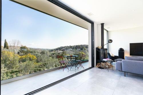 Luxury Villa In Valbonne With Pool And Garden