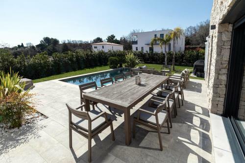 Luxury Villa In Valbonne With Pool And Garden