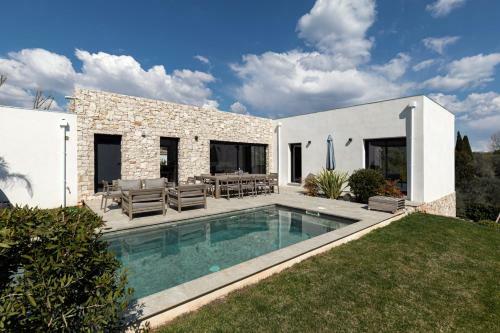 Luxury Villa In Valbonne With Pool And Garden