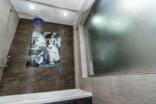 Royal Penguin Boutique Hotel