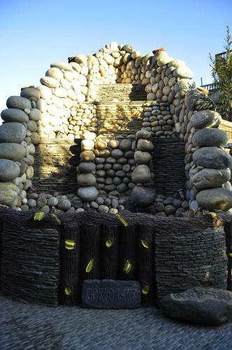 Royal Penguin Boutique Hotel