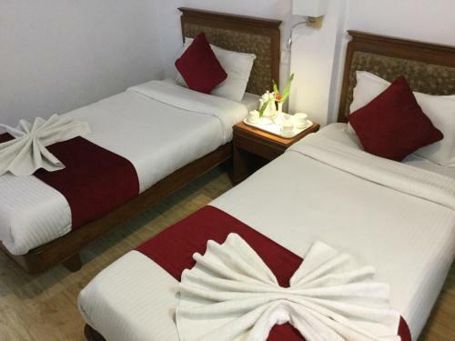 Hotel Trekkers Home