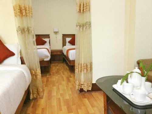 Hotel Trekkers Home