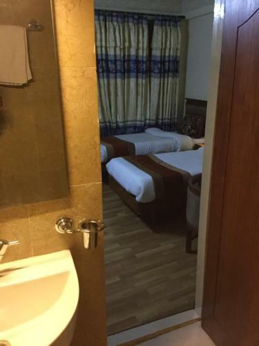 Hotel Trekkers Home