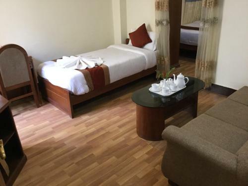 Hotel Trekkers Home