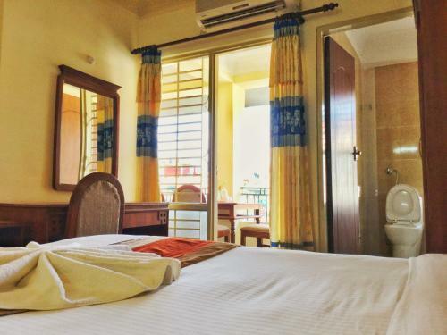 Hotel Trekkers Home