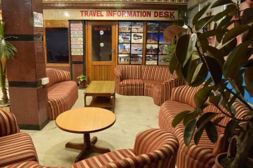 Hotel Trekkers Home