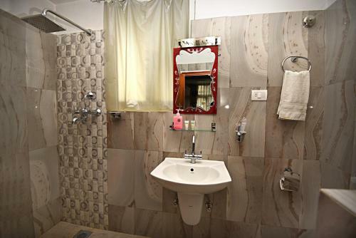 Hotel Osho Home