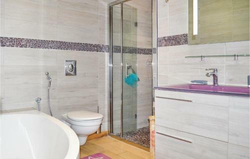 Three-bedroom Holiday Home In Sta Maria Poggio