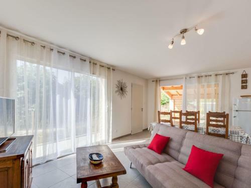 Simplistic Holiday Home In Saint Alban D'auriolles With Pool