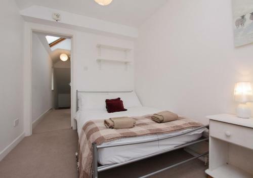 Large Cosy House Ideal For Corporate Lets