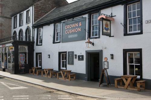 Posada Crown And Cushion Appleby