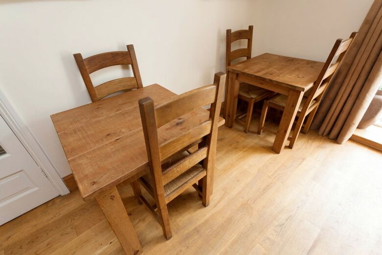 Hanger Down House Bed And Breakfast