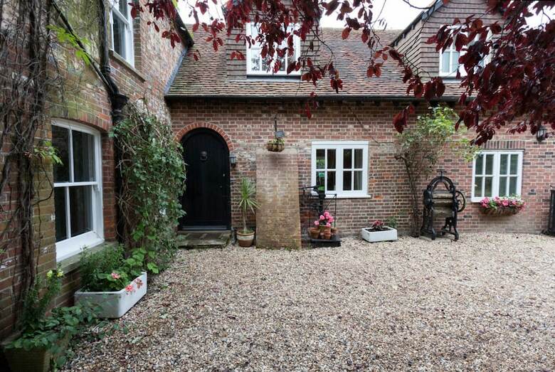 Hanger Down House Bed And Breakfast