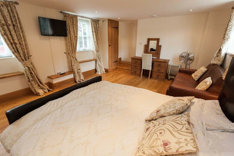 Hanger Down House Bed And Breakfast