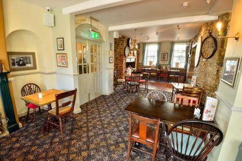 The George Hotel