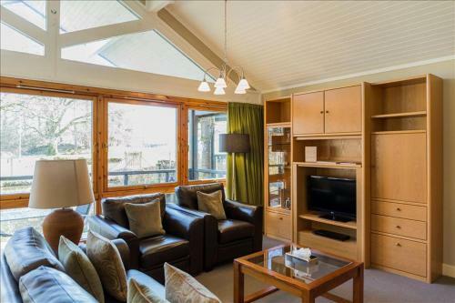 Cameron House One Bedroom Detached Bungalow L40