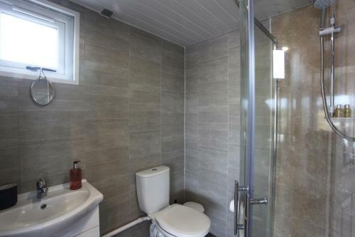 Deerfin Rentals Private Chalet With Hot Tub