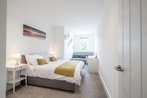 Huge Bedford Apartment For Business Workers By Comfy Workers