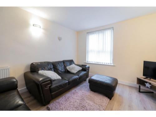 Pass The Keys - Lovely Apartment With 3 Double Bedrooms