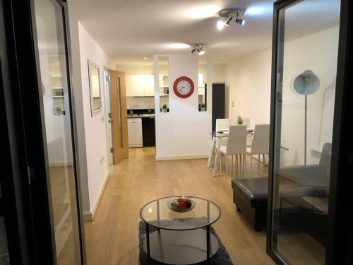 China Town Apartment In Birmingham City Centre