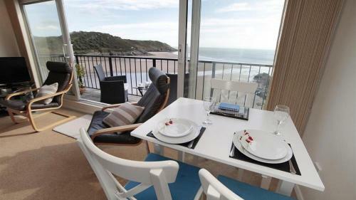 9_304 Redcliffe Apartments, Caswell Bay