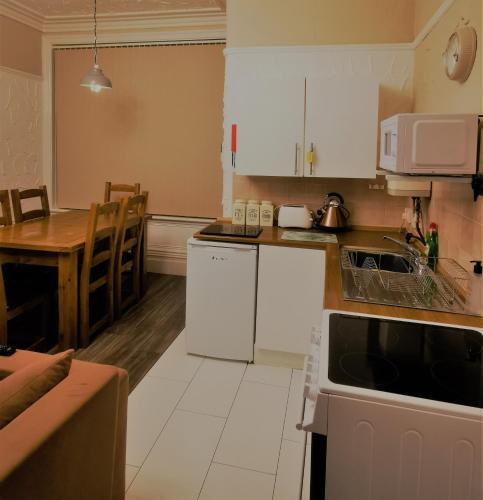 Immaculate 1-bed Apartment In Blackpool - Sleeps 5