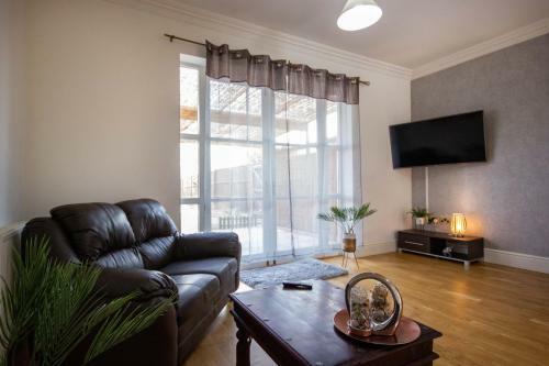 Redbourne Holiday Home