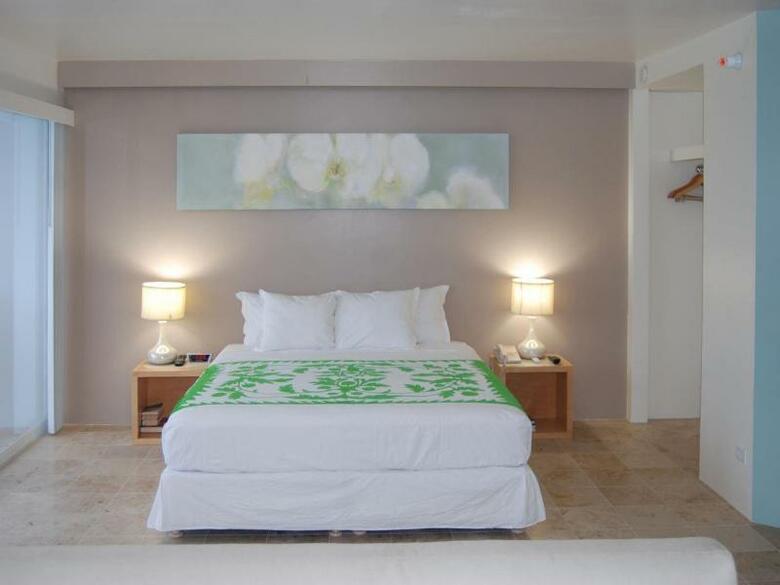 Hotel Naniloa Volcanoes Resort