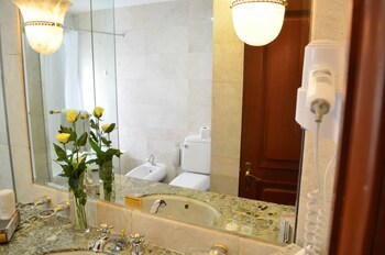 Hotel Cambodiana