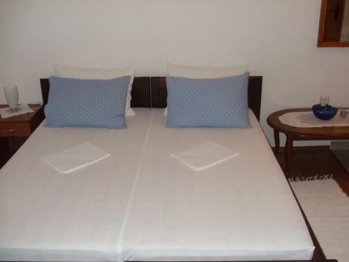 Apartments Jela