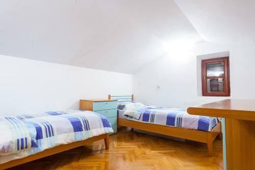 Apartments Perasto