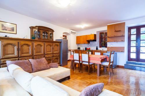 Apartments Perasto