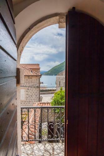 Apartments Perasto