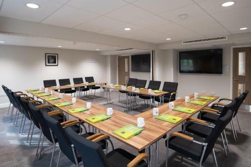 Hotel Paisley Pear, Brackley By Marston's Inns