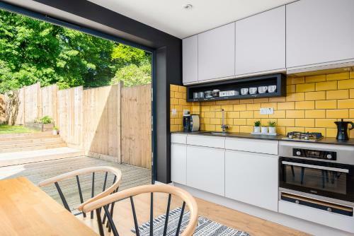 2 Bed House Close To Town Centre