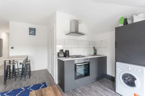 Lovely 2 Bed Apartment Close To City Centre