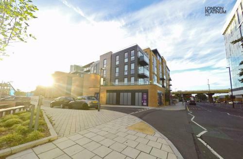 West Side Apartments -brentford, London