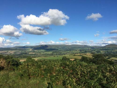 Beautiful 6-bed Home In Brecon
