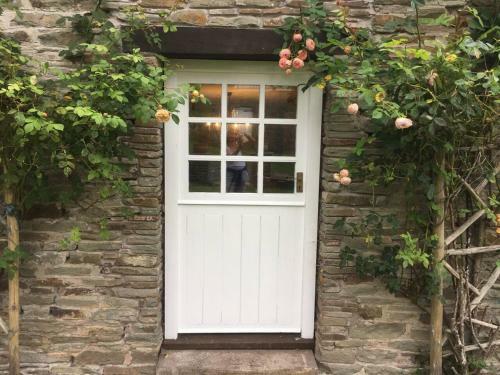 Beautiful 6-bed Home In Brecon