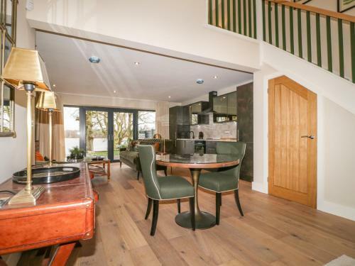 Tarn End Cottages 8